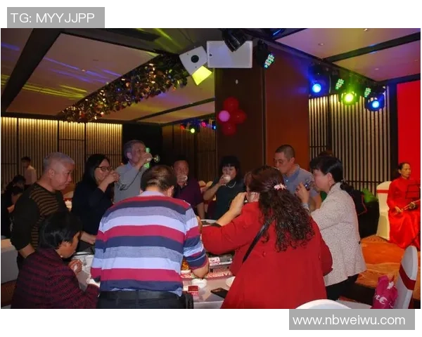 足球明星们欢聚一堂共庆新年高清照片分享展现团圆喜悦气氛